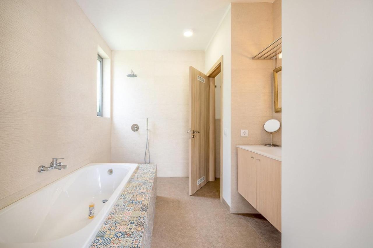 Guestready - Luxury Beach Villa With Private Pool มาฟรา ภายนอก รูปภาพ