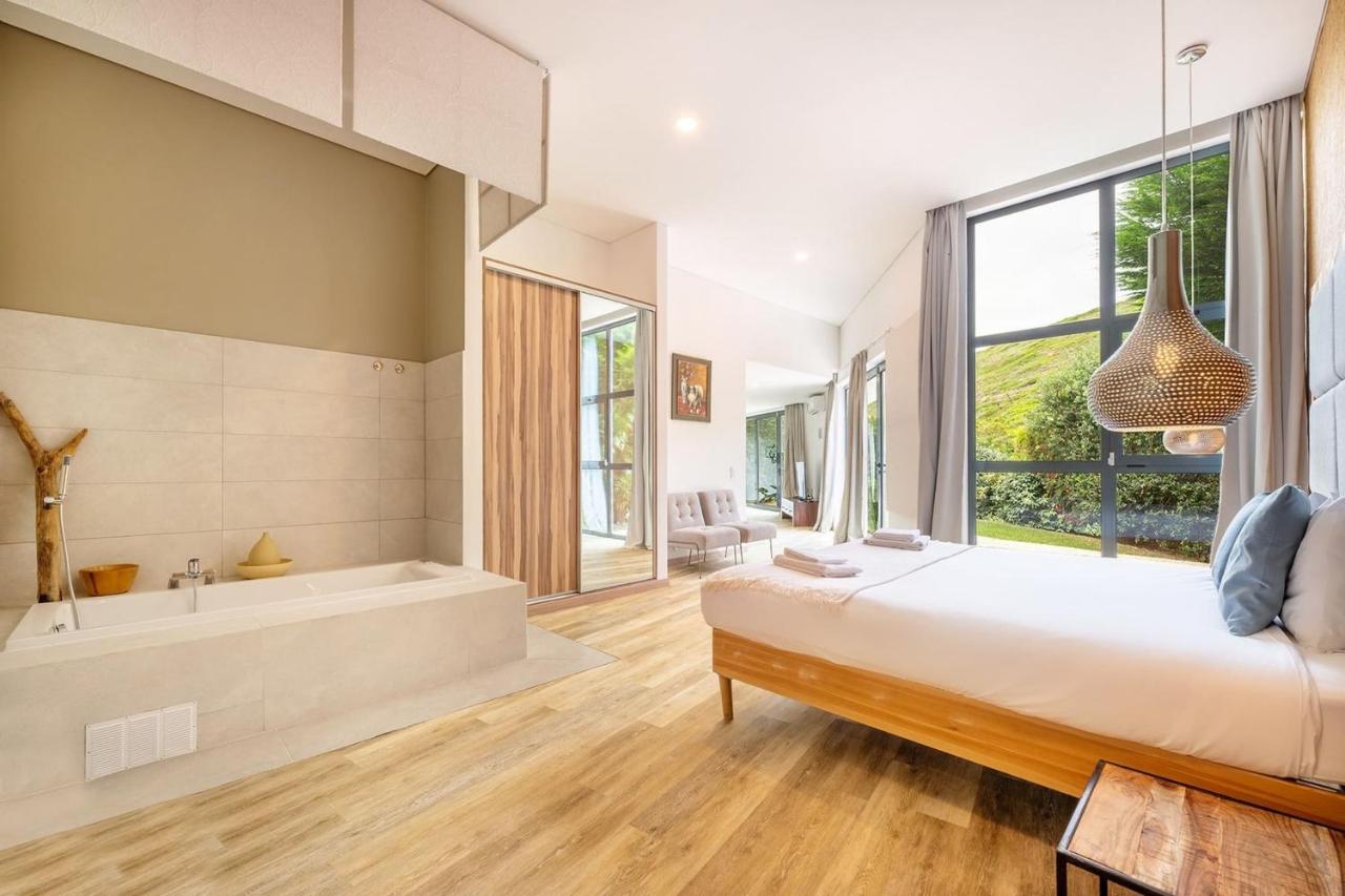 Guestready - Luxury Beach Villa With Private Pool มาฟรา ภายนอก รูปภาพ